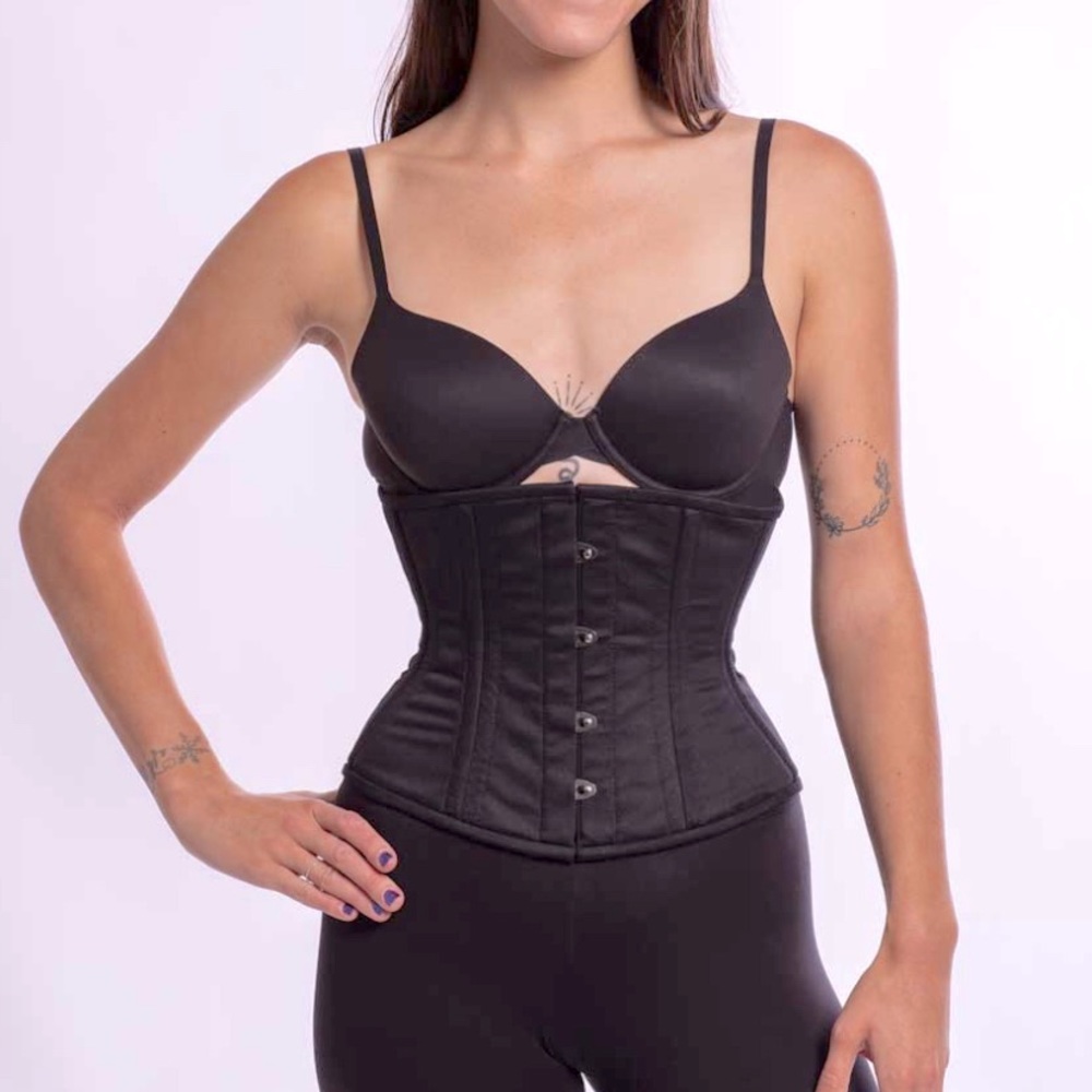Orchard Corset Satin Romantic Curve Standard Underbust Corset Size 24 CS-411